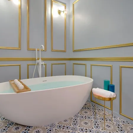 The Marie-antoinette In The Golden Triangle Parigi